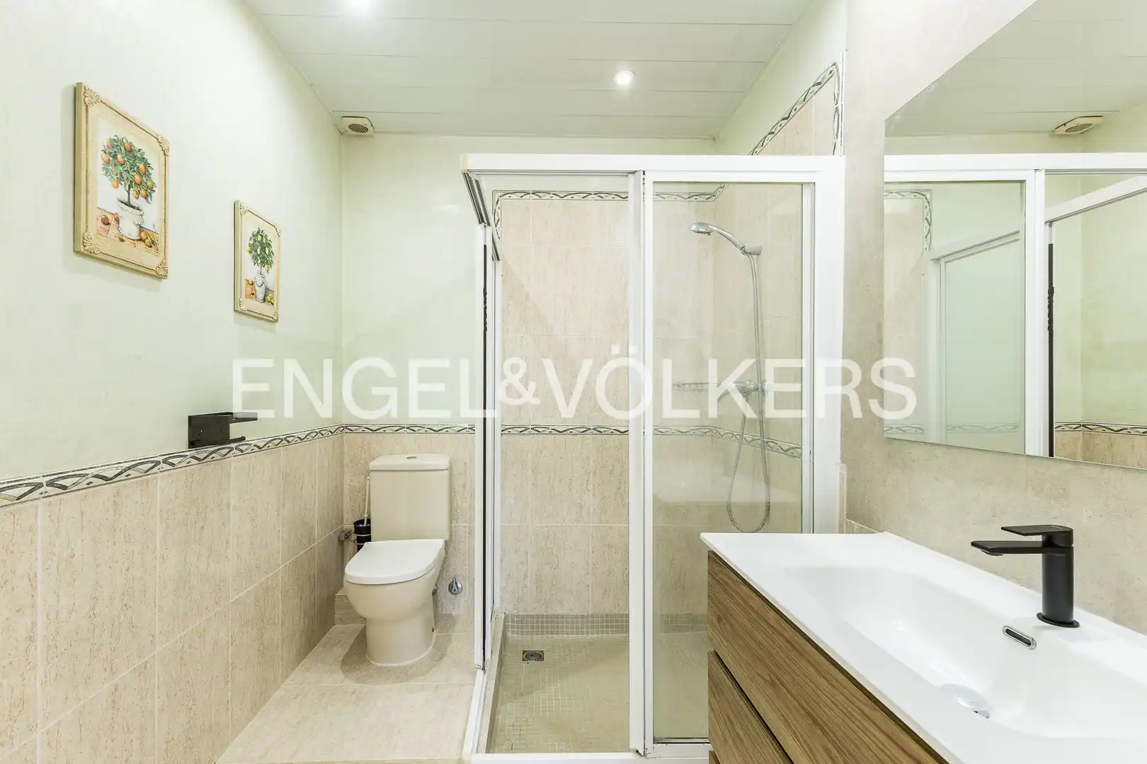Bathroom of Houses for rent in Castelldefels  with Air Conditioner, Heating and Private garden
