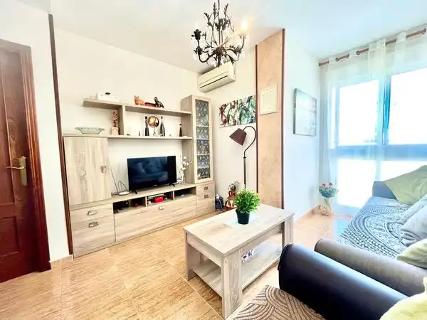 Wohnzimmer von Wohnungen zum Verkauf in Roquetas de Mar mit Klimaanlage, Heizung und Terrasse