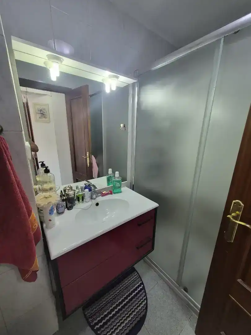 Badezimmer von Wohnung zum Verkauf in Salou mit Klimaanlage
