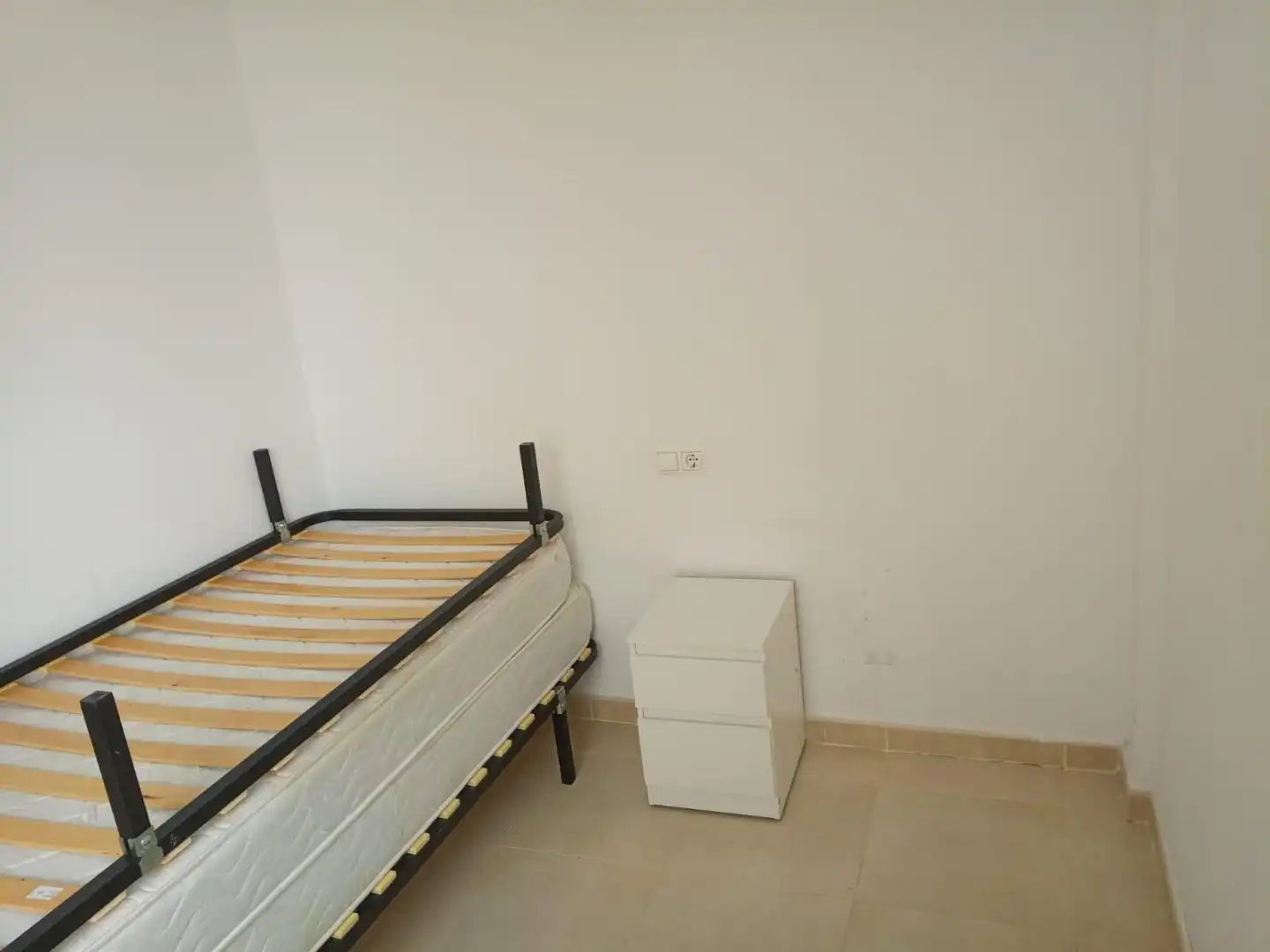 Habitación de Dúplex de alquiler en Almoines con Aire acondicionado, Terraza y Amueblado