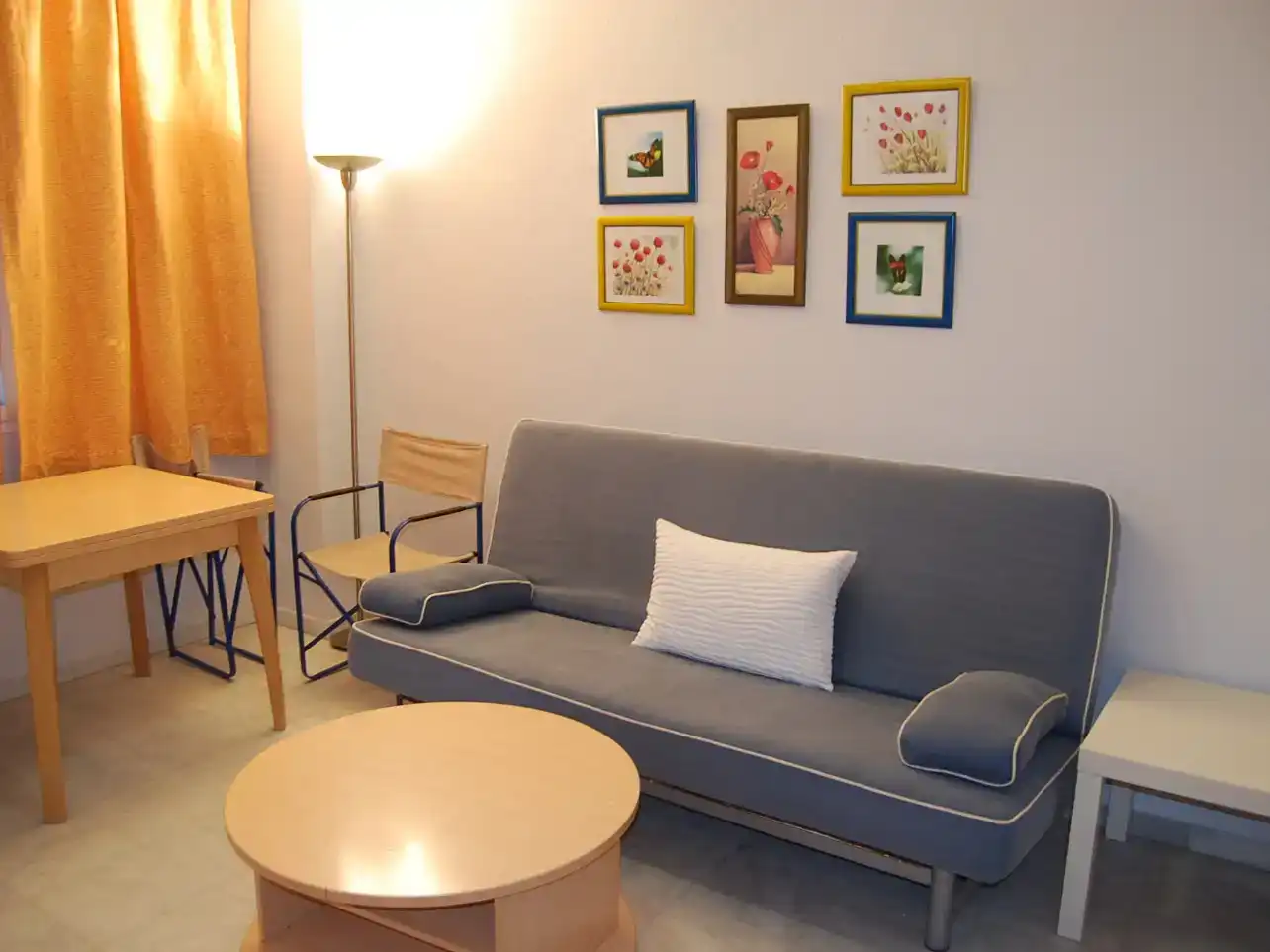 Sala d'estar de Apartament de lloguer en Algeciras amb Piscina