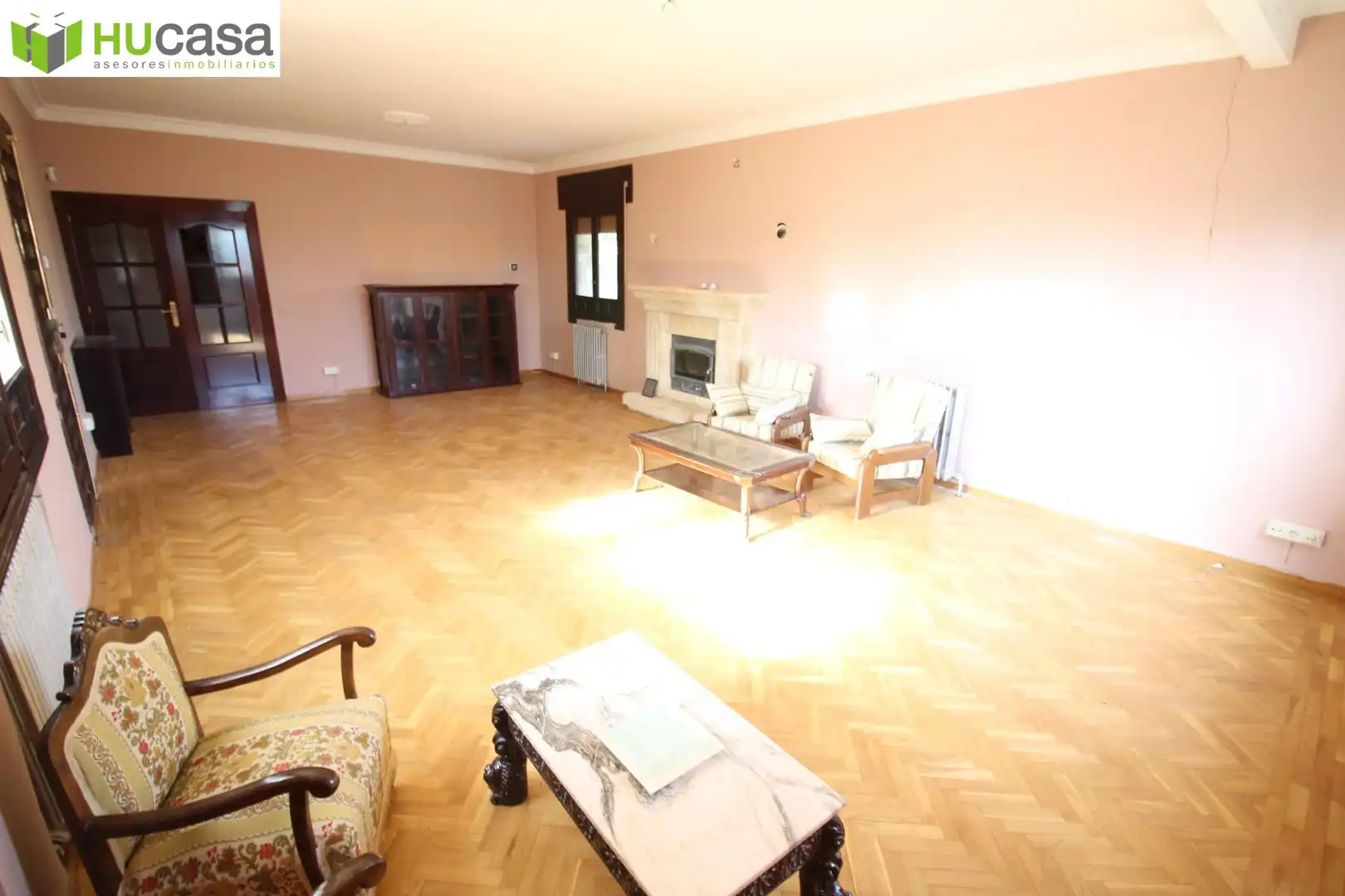 Wohnzimmer von Haus oder Chalet zum Verkauf in Olías del Rey mit Heizung, Privatgarten und Terrasse
