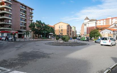 Vista exterior de Pis en venda en Torrelavega  amb Calefacció i Balcó