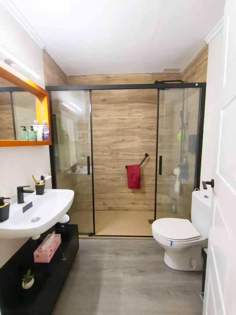 Bathroom of Detached homes for sale in Tavernes de la Valldigna  with Air Conditioner, Terrace and Swimming Pool