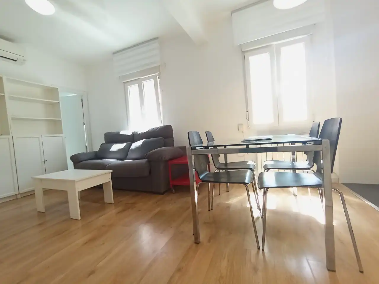 Sala de estar de Estudio de alquiler en Madrid con Aire acondicionado, Calefacción y Amueblado