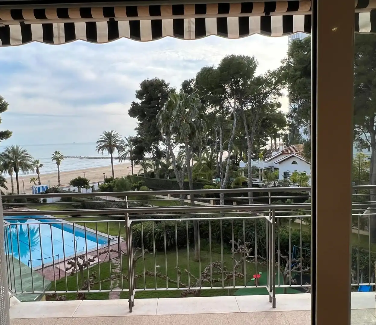 Piscina de Apartament de lloguer en Benicasim / Benicàssim amb Aire condicionat, Calefacció i Jardí privat