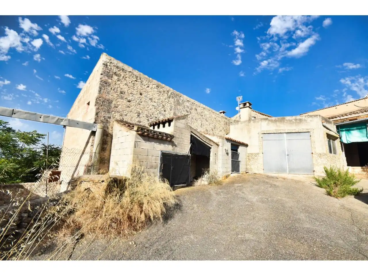 Vista exterior de Finca rústica en venda en Santa Margalida amb Aire condicionat, Calefacció i Jardí privat