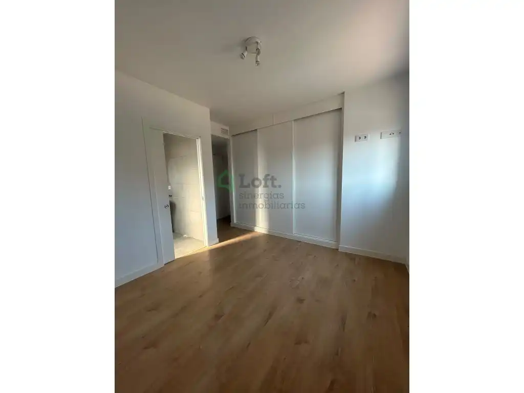 Dormitori de Apartament de lloguer en Badajoz amb Terrassa i Piscina comunitària