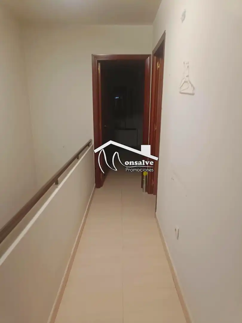Casa adosada en venta en Camarenilla con Calefacción