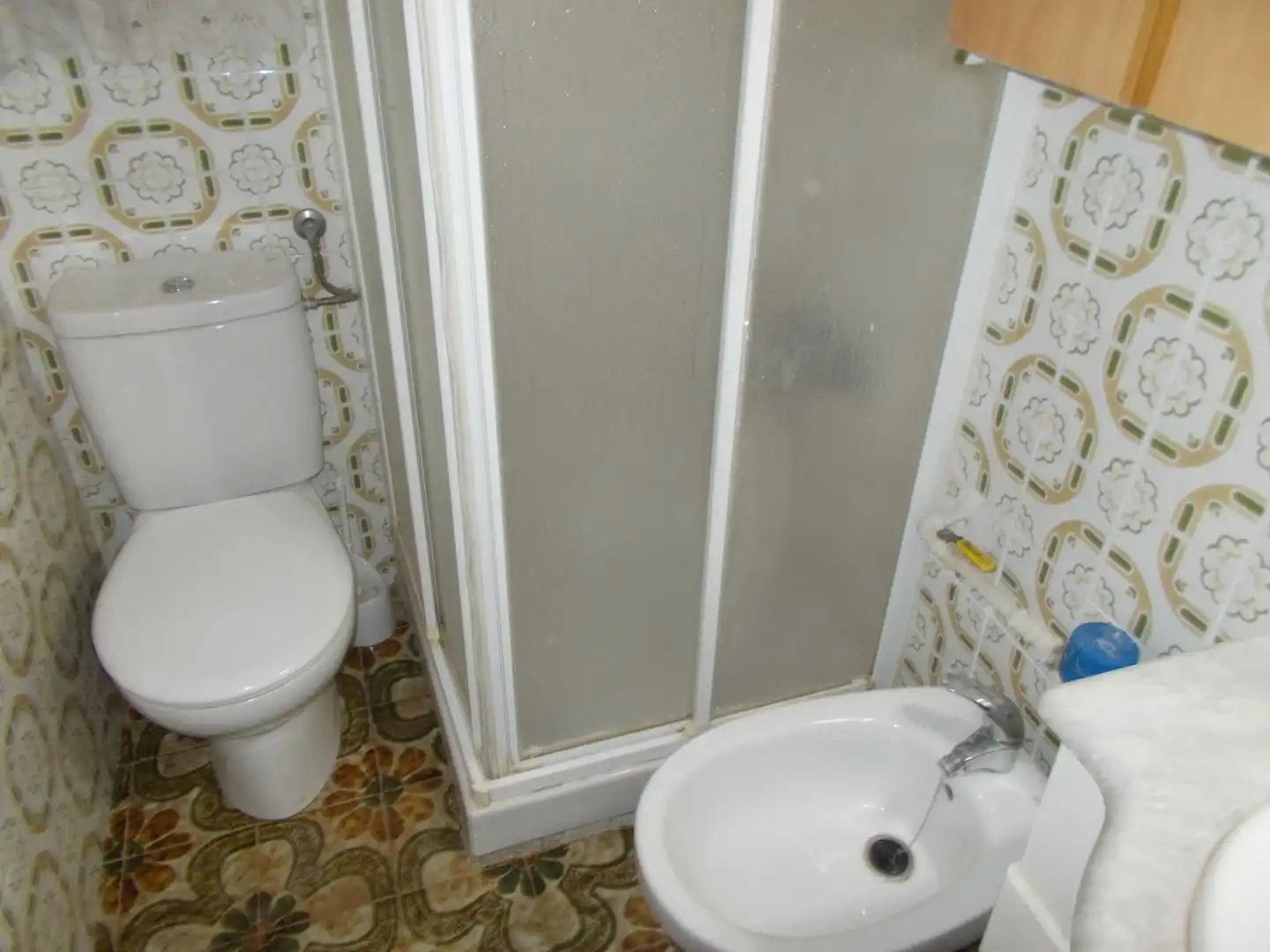 Bathroom of Flat for share in País Valencià