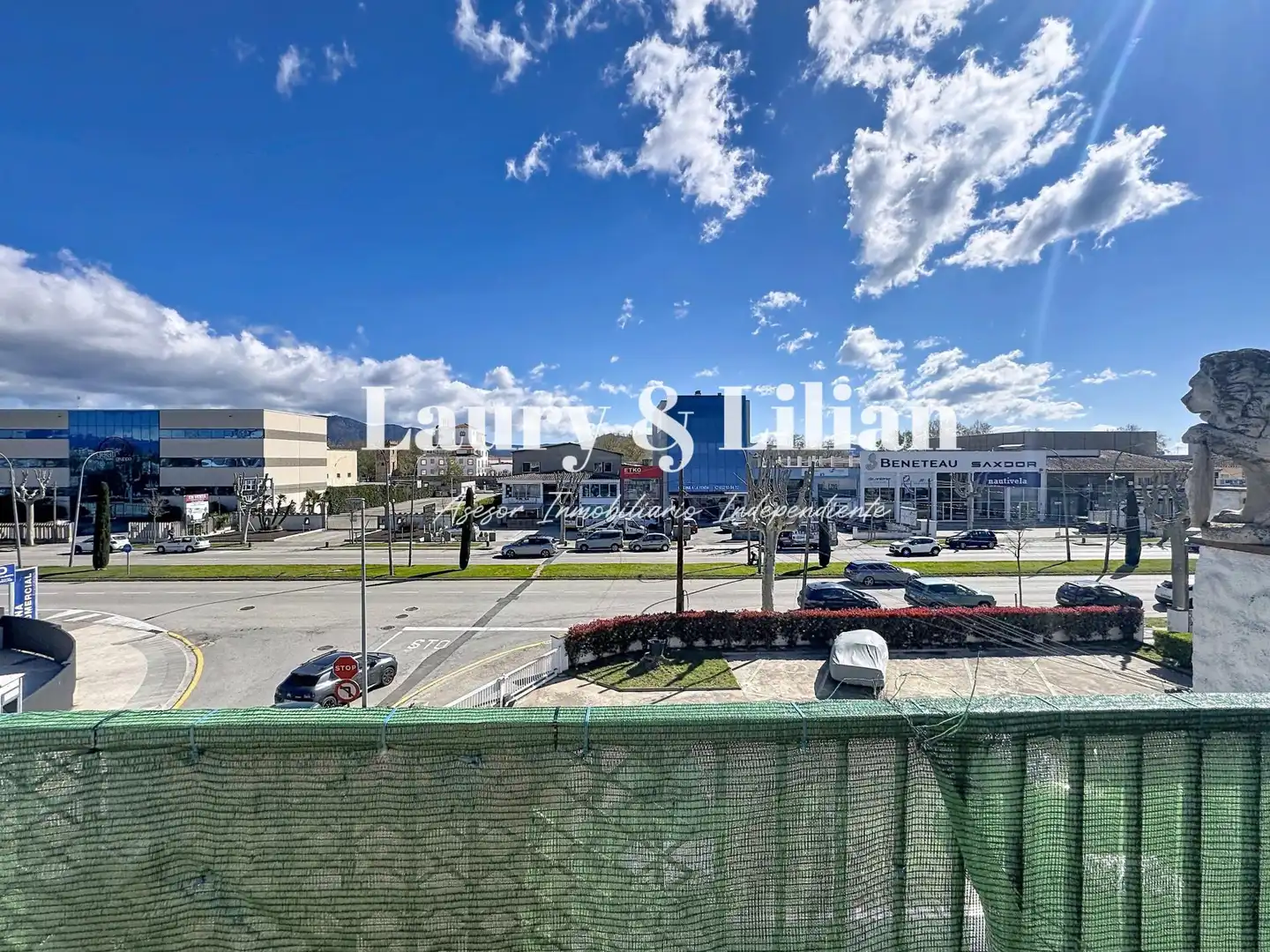 Außenansicht von Wohnung zum Verkauf in Empuriabrava mit Balkon und Gemeinschaftspool