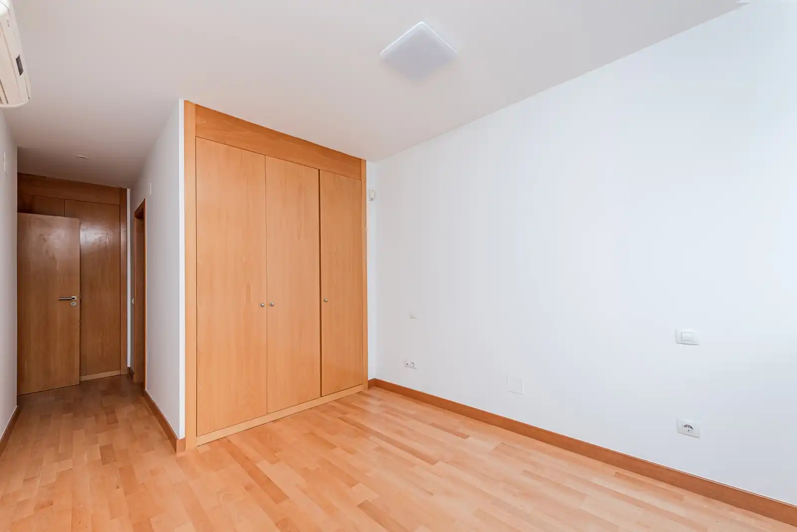 Bedroom of Flat for sale in Torrelodones  with Storage room