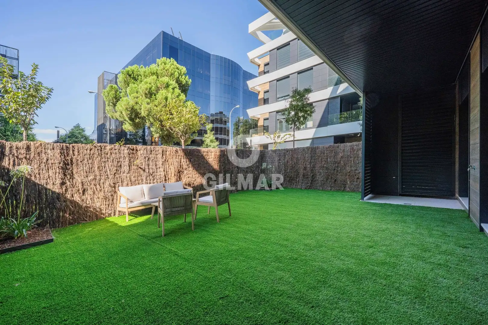 Terrassa de Planta baixa en venda en Madrid amb Calefacció, Jardí privat i Traster
