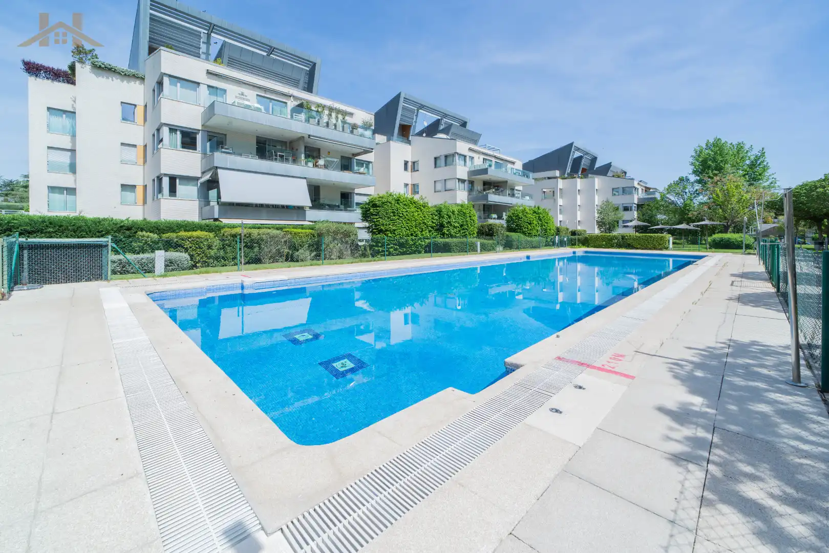 Piscina de Piso en venta en Majadahonda con Aire acondicionado, Calefacción y Trastero