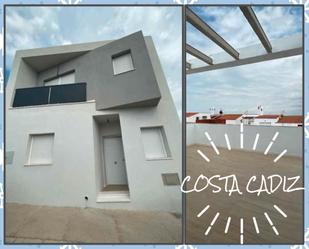 Exterior view of House or chalet for sale in Chiclana de la Frontera  with Air Conditioner, Heating and Terrace