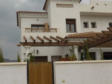 Maison mitoyenne avec balcon à vendre à Calle lago azul 2