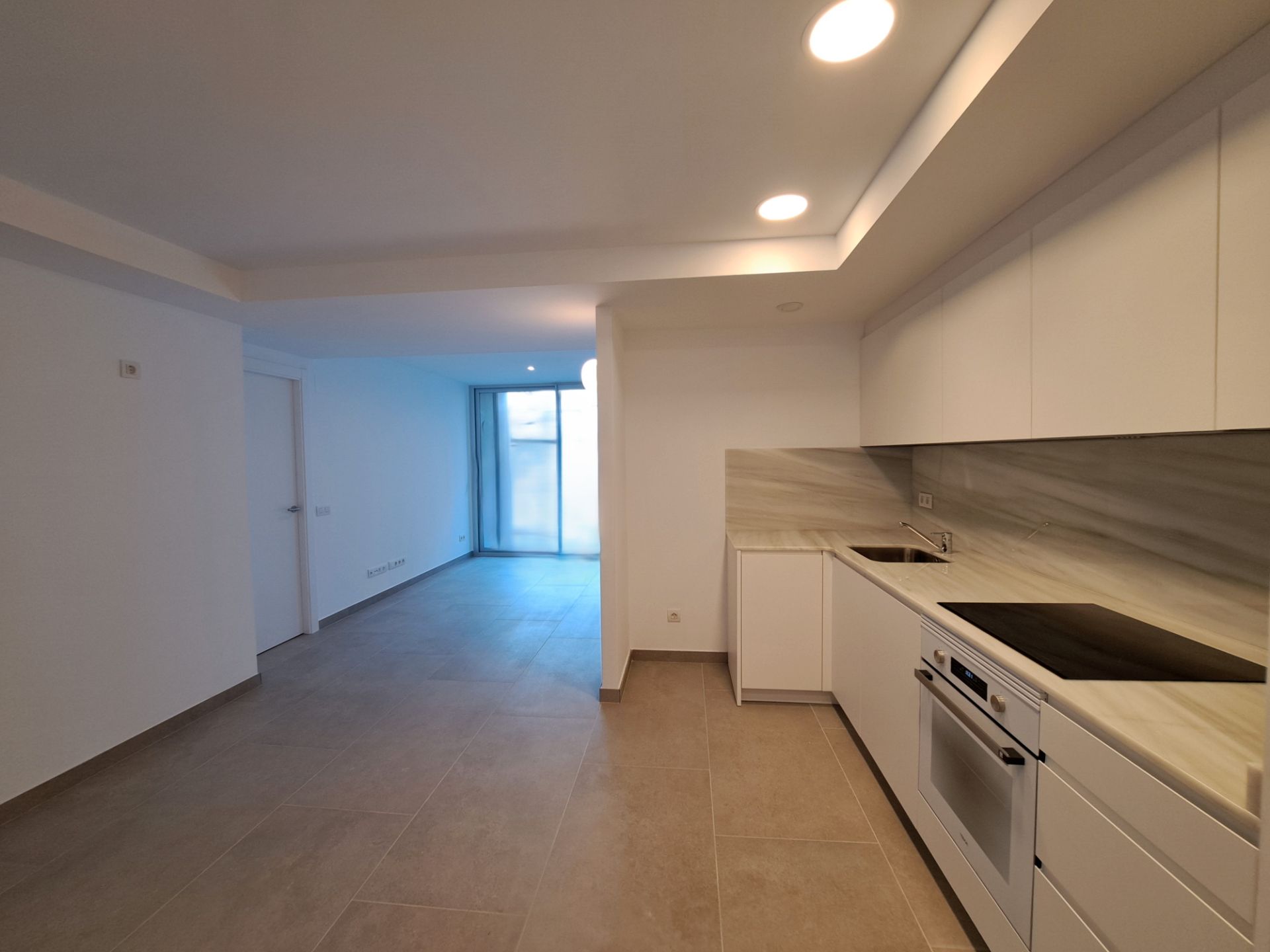 Cuina de Pis de lloguer en Mataró amb Aire condicionat, Calefacció i Traster