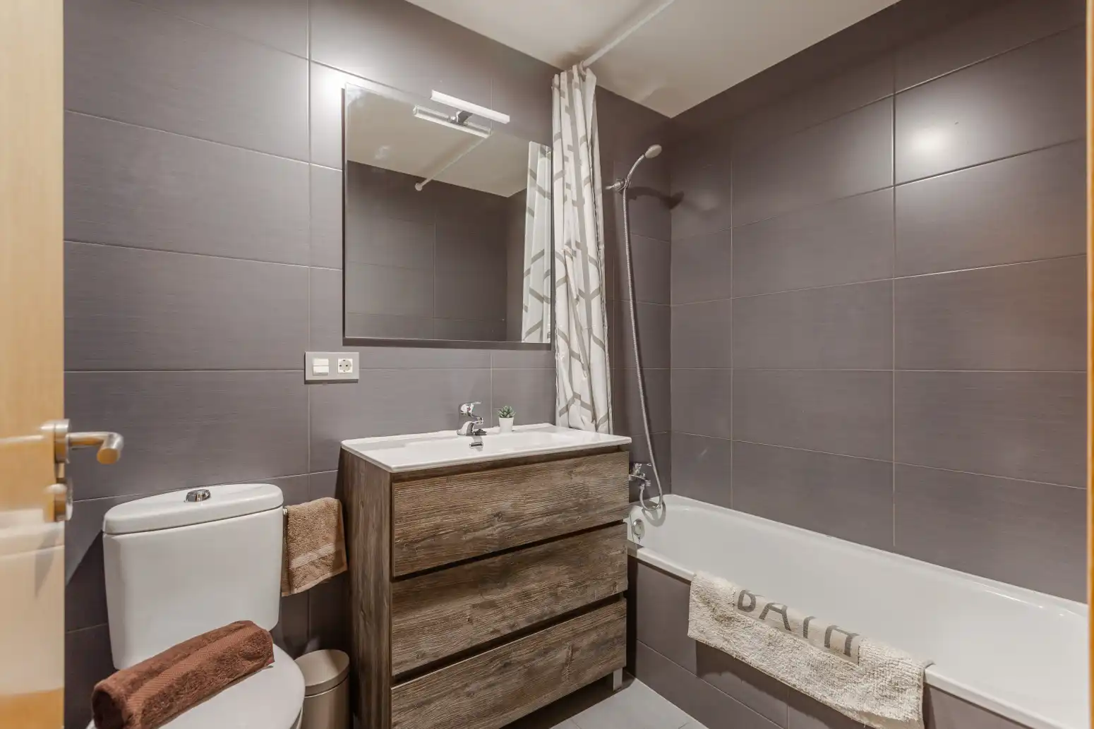 Baño de Ático en venta en Huarte / Uharte con Calefacción, Parquet y Terraza