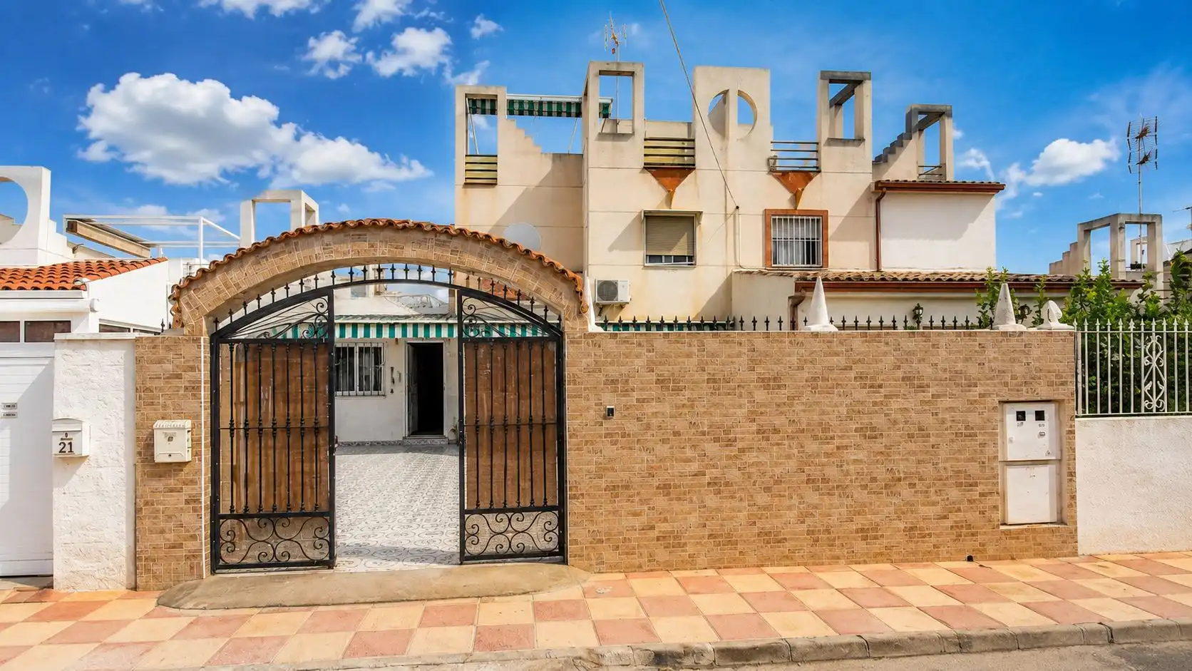 Außenansicht von Maisonette zum Verkauf in Torrevieja