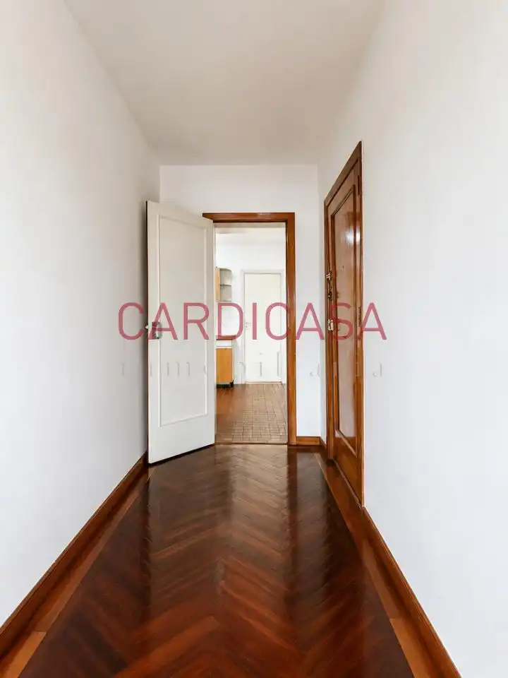 Piso en venta en Vigo  con Calefacción, Parquet y Terraza