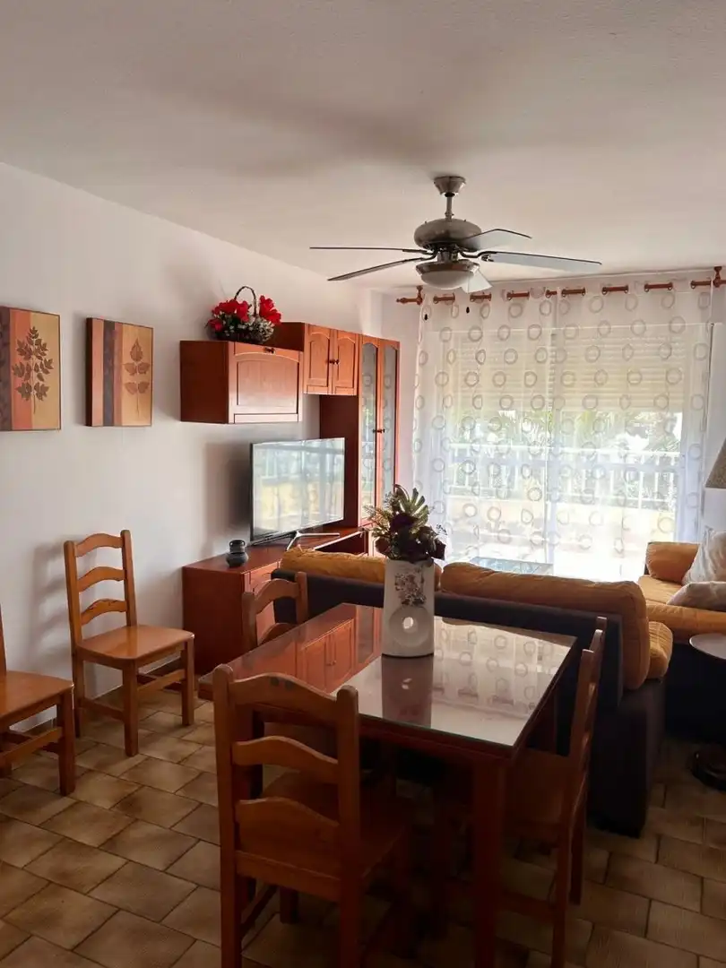 Sala d'estar de Pis en venda en Salobreña amb Terrassa, Moblat i Balcó