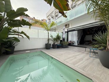 Terraced house with pool for sale in República d'Argentina