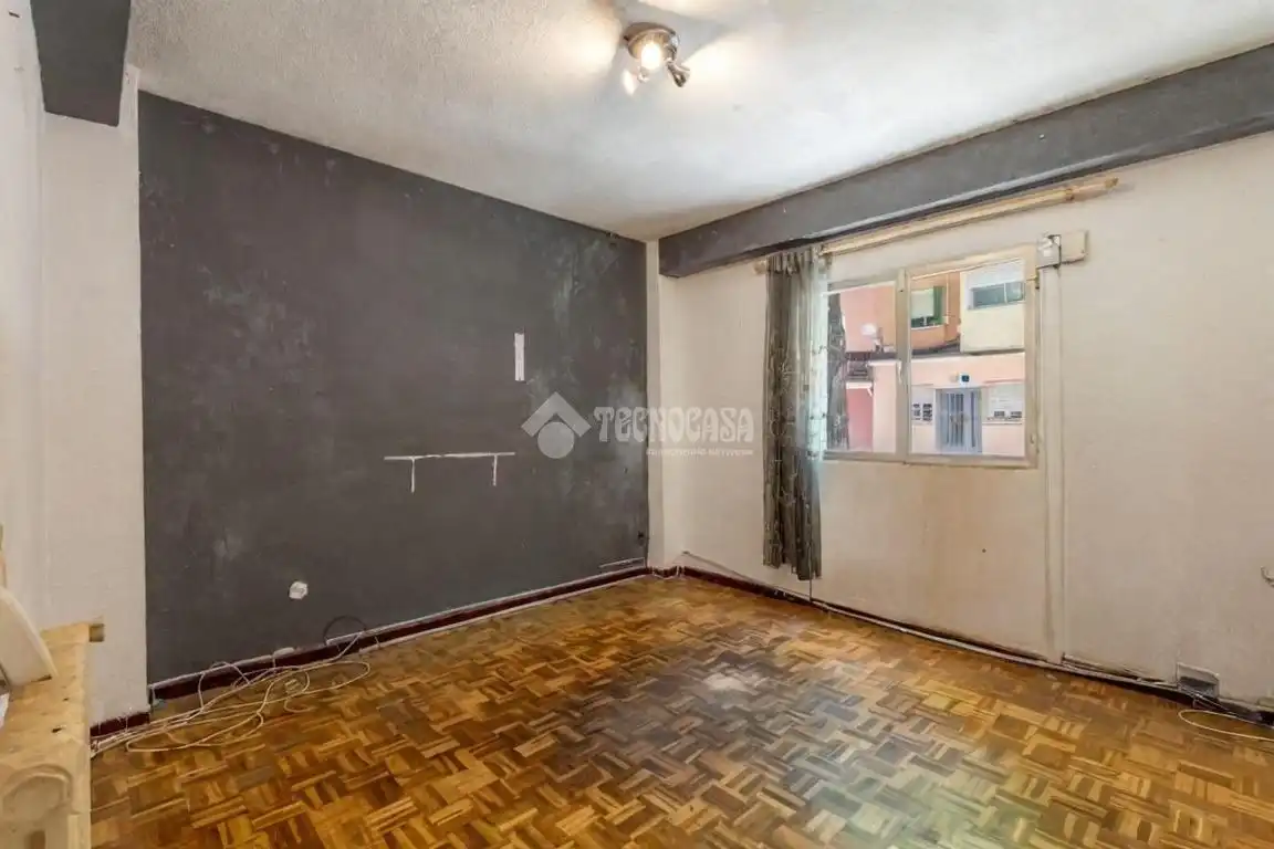 Habitación de Piso en venta en Madrid con Calefacción y Trastero