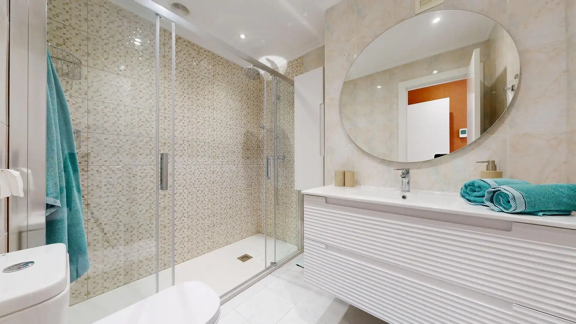 Baño de Ático en venta en Galdakao con Calefacción, Terraza y Trastero