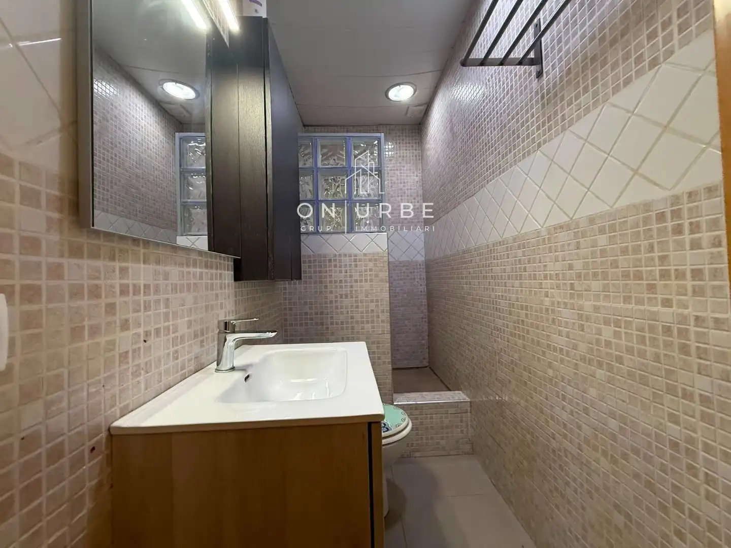 Baño de Piso en venta en Ripollet