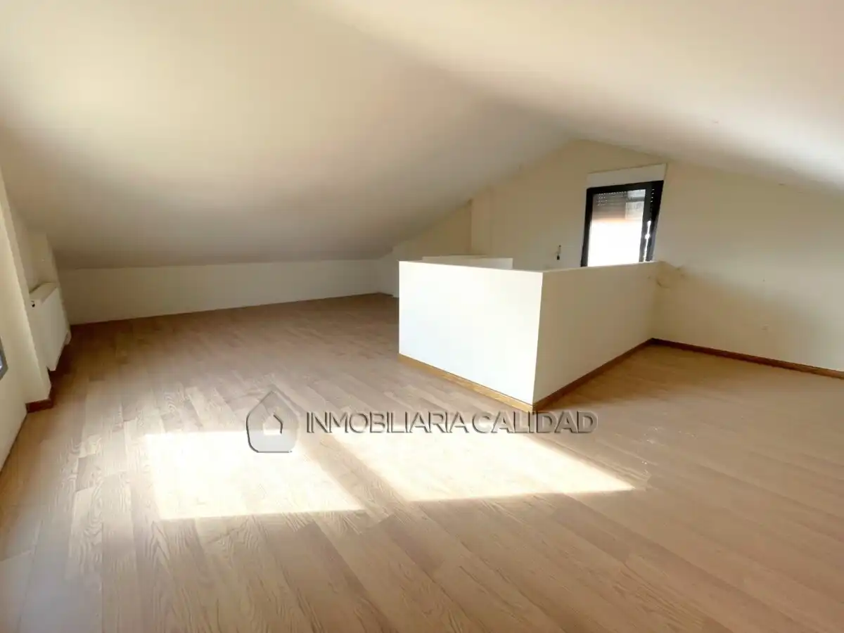 Casa o xalet en venda en Alfoz de Quintanadueñas amb Calefacció