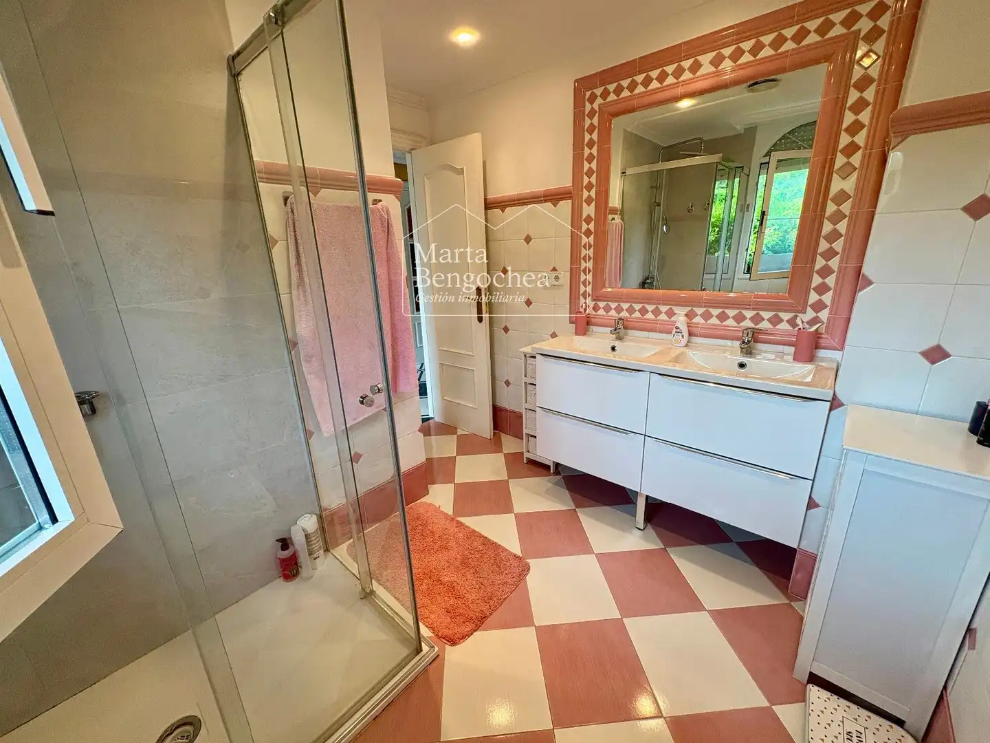 Bathroom of Houses for sale in Zigoitia  with Heating, Private garden and Swimming Pool
