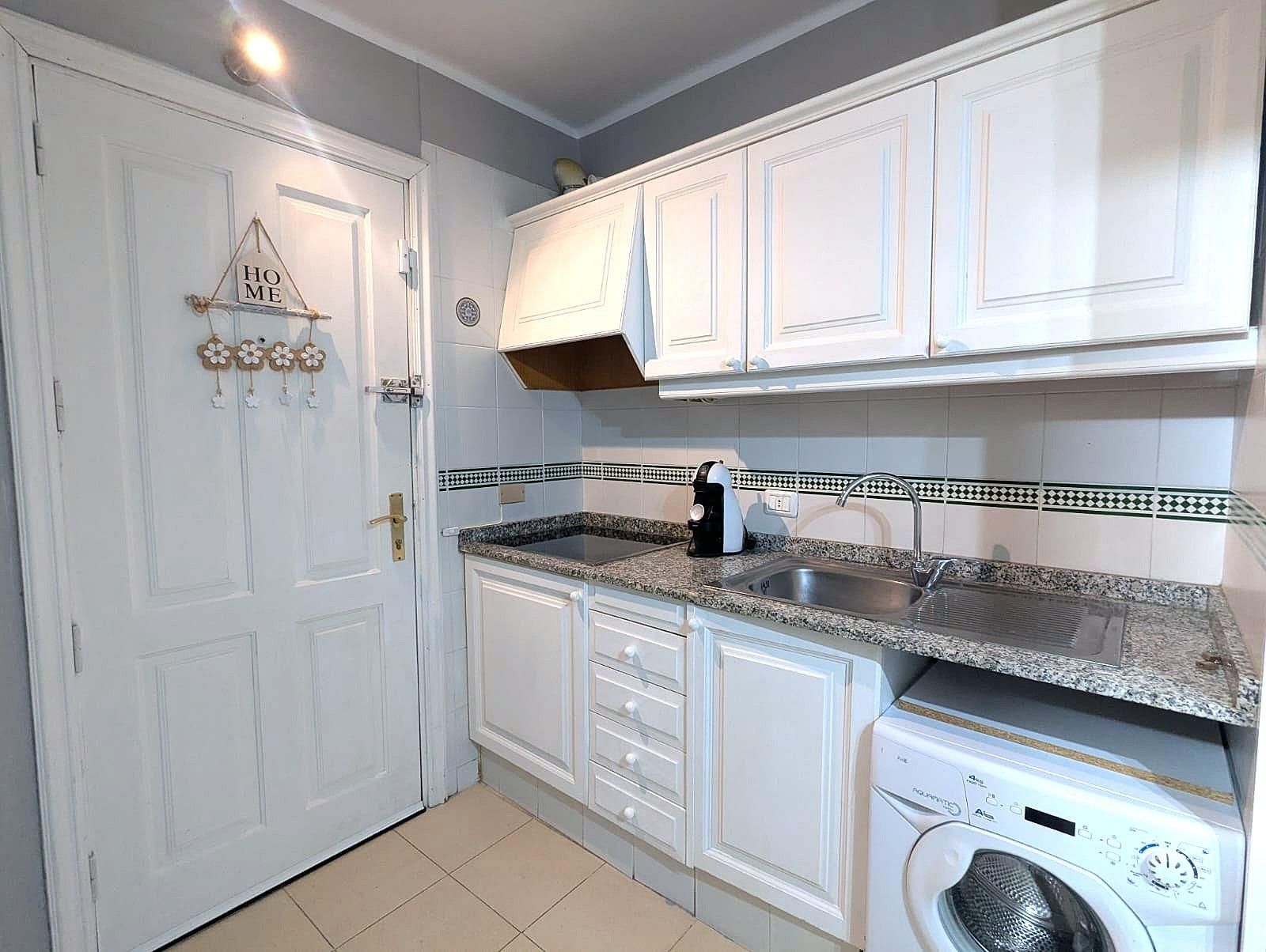 Cuina de Apartament en venda en San Miguel de Abona amb Aire condicionat, Jardí privat i Terrassa