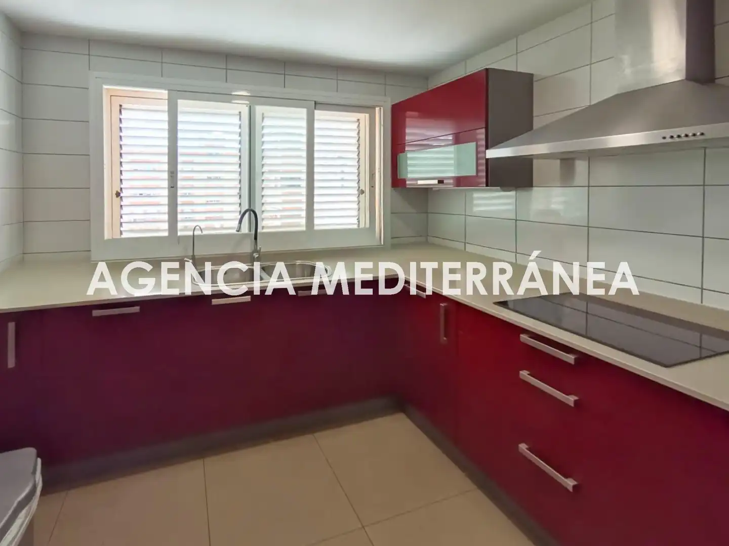 Cuina de Apartament en venda en Santa Eulària des Riu amb Aire condicionat, Calefacció i Jardí privat