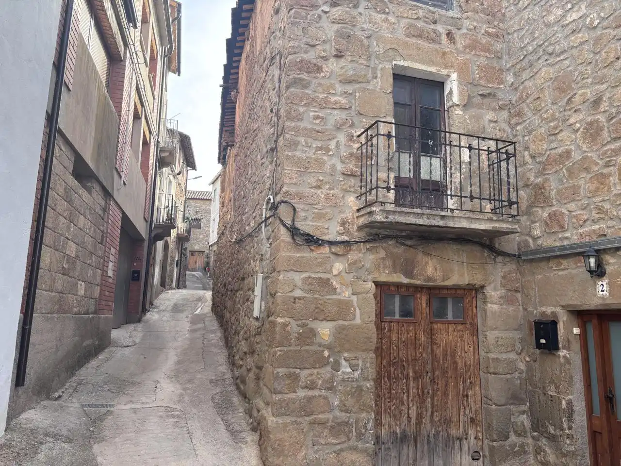 Außenansicht von Country house zum Verkauf in La Baronia de Rialb