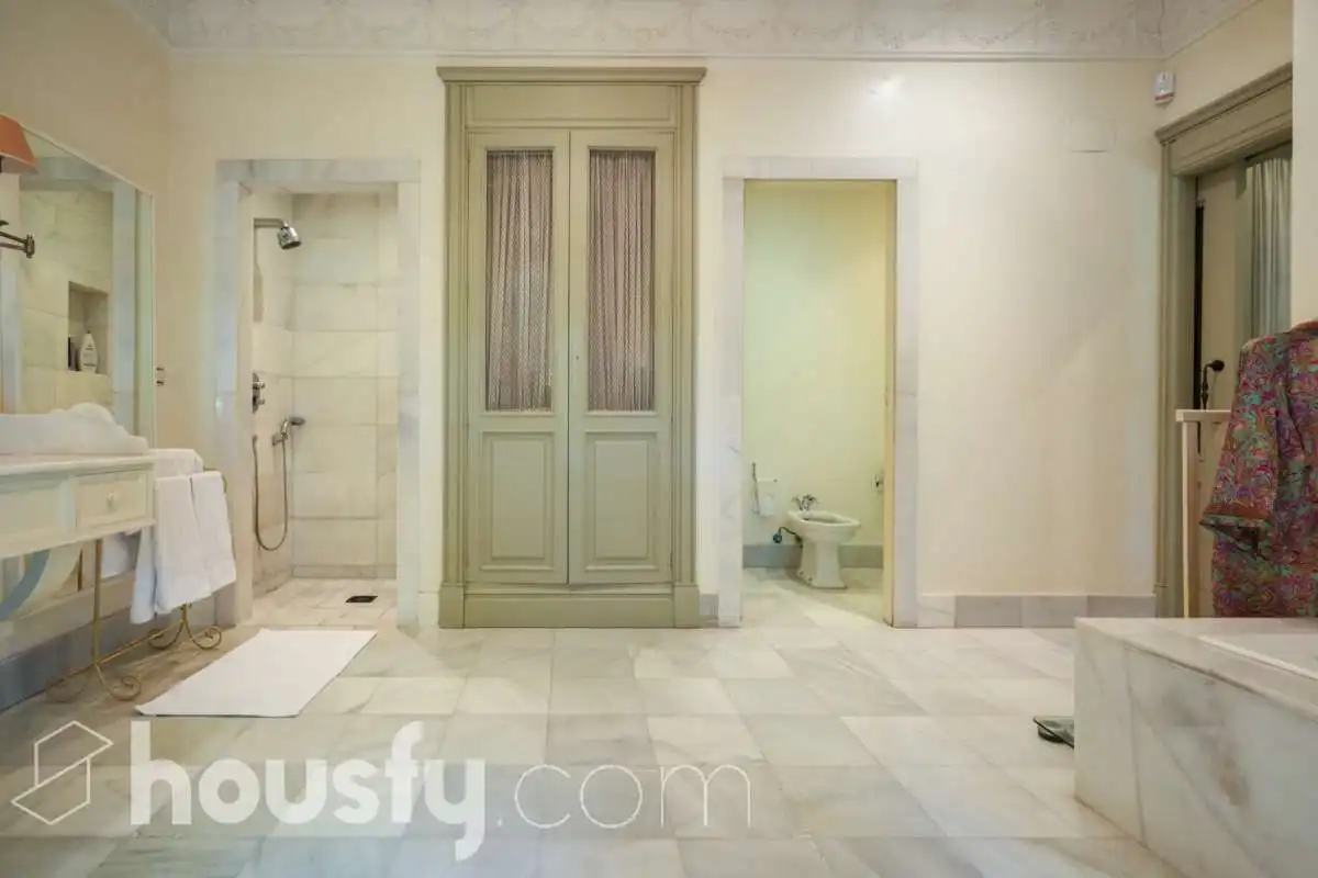 Bathroom of Houses for sale in Pozuelo de Alarcón  with Air Conditioner, Heating and Private garden