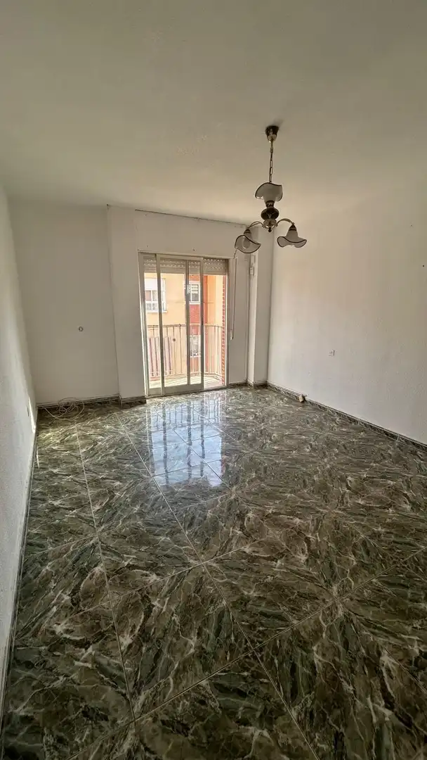 Habitación de Piso en venta en Murcia con Balcón