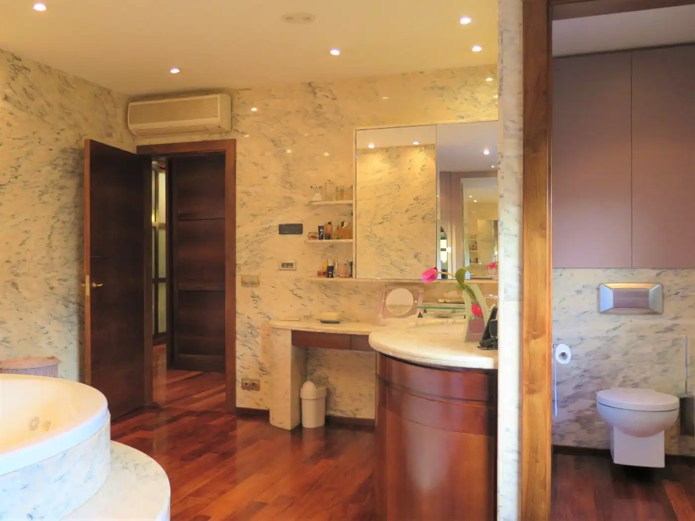 Bathroom of Houses for sale in L'Escala  with Air Conditioner, Heating and Private garden
