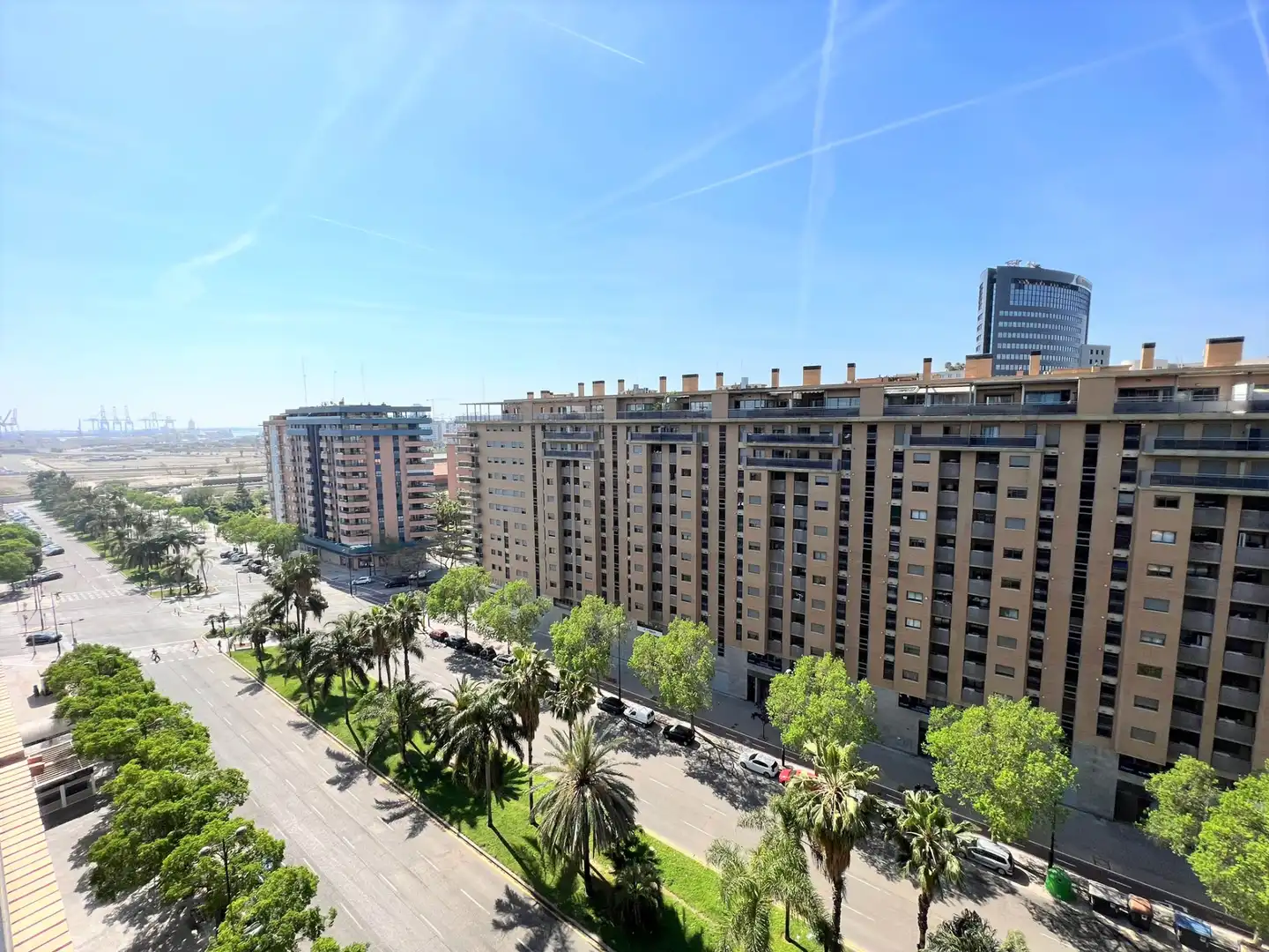 Exterior view of Flat for rent in Valencia  with Air Conditioner, Oven and Washing machine
