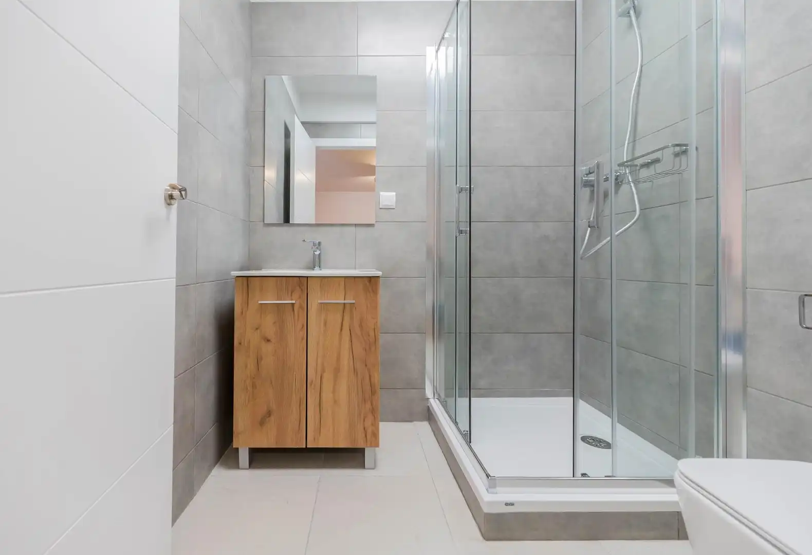 Bathroom of Apartments for sale in Benalmádena  with Air Conditioner, Terrace and Alarm