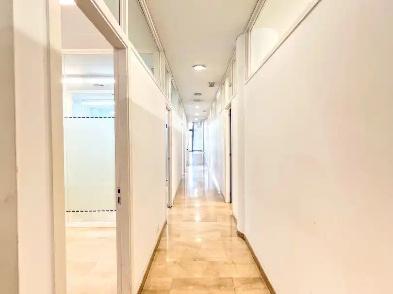 Gewerbefläche zum Verkauf in Salvador Espriu 85, imagen 6