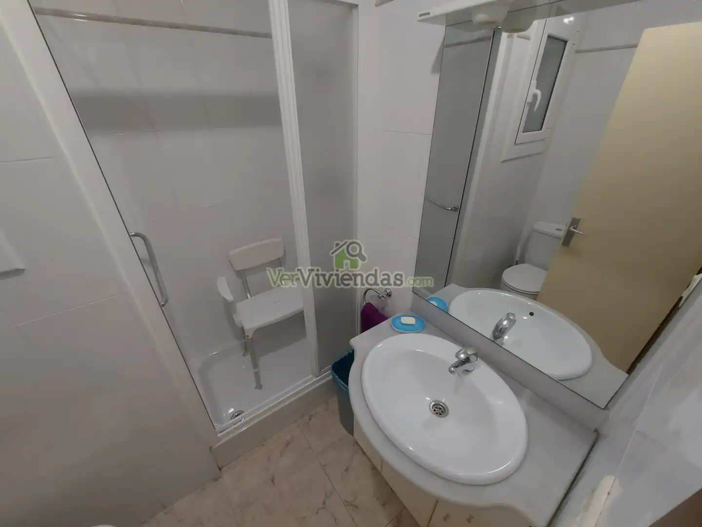 Bathroom of Flat for sale in Sant Andreu de la Barca  with Air Conditioner, Heating and Balcony