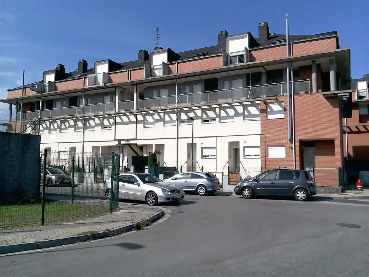 Adossat amb terrassa en venda a Calle Barrio Sierrapando 326