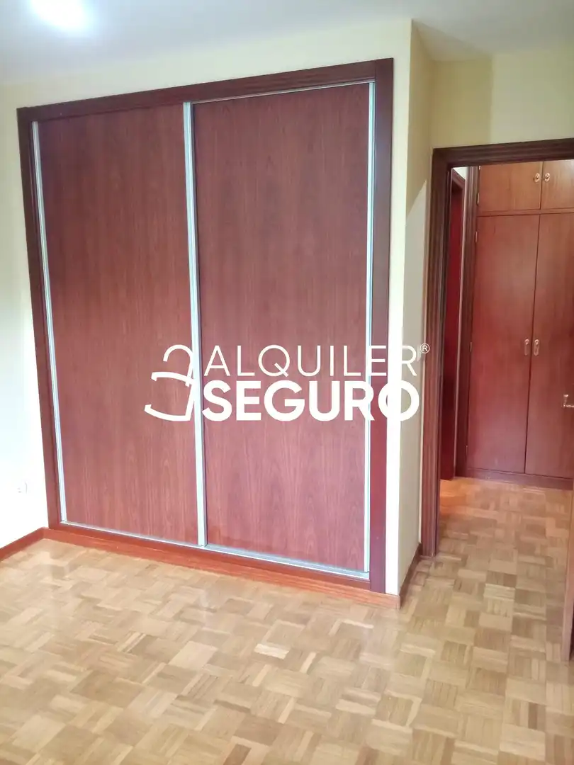 Habitación de Piso de alquiler en Valladolid con Calefacción, Trastero y Piscina