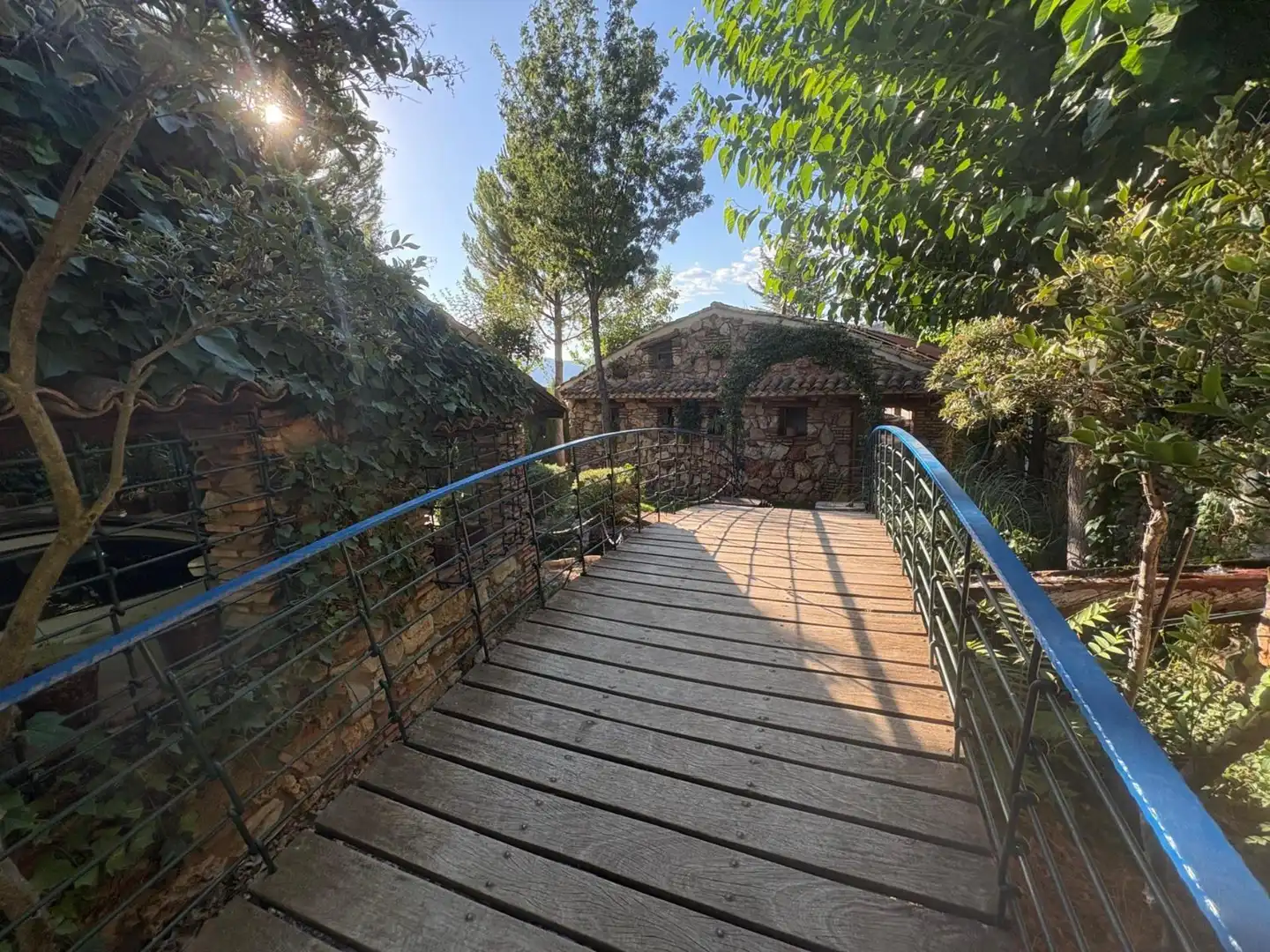 Vista exterior de Finca rústica en venta en Benatae con Calefacción, Jardín privado y Piscina
