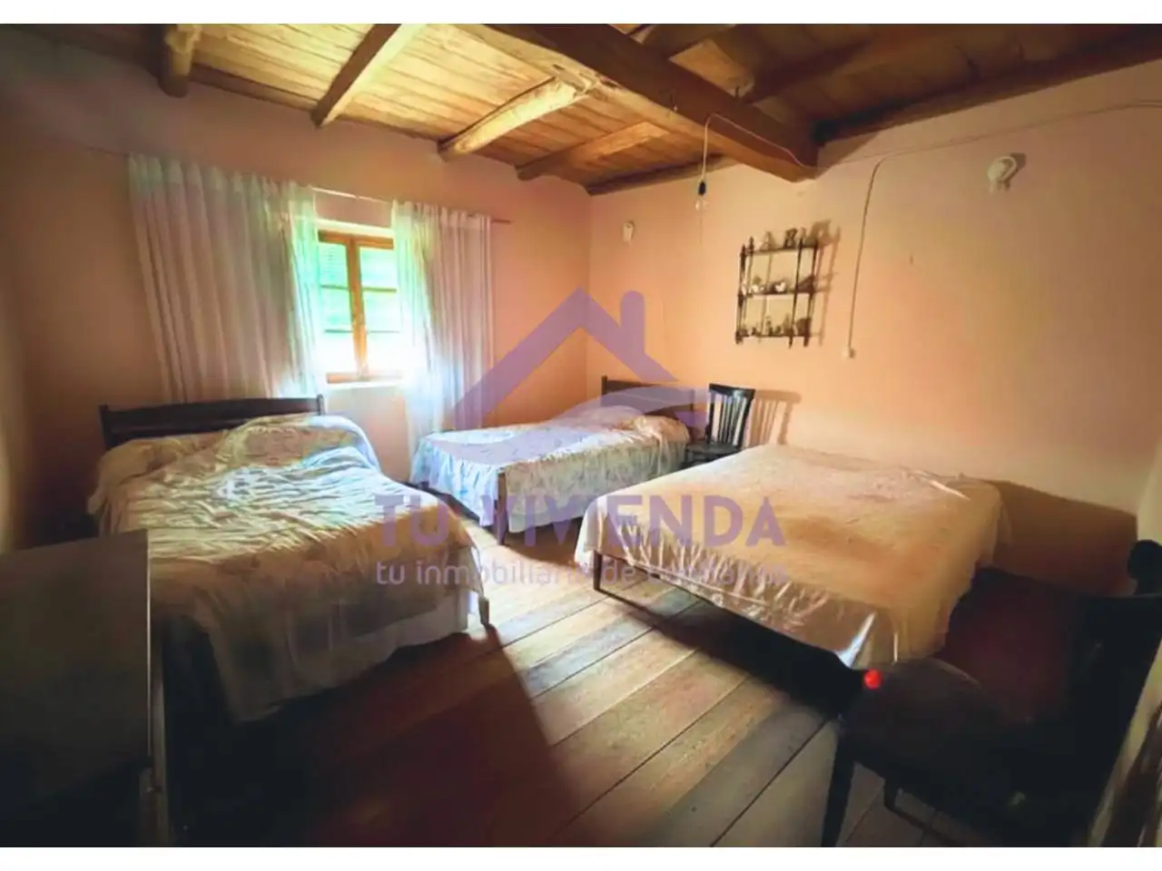 Dormitori de Casa o xalet en venda en Pedrosa de la Vega amb Jardí privat