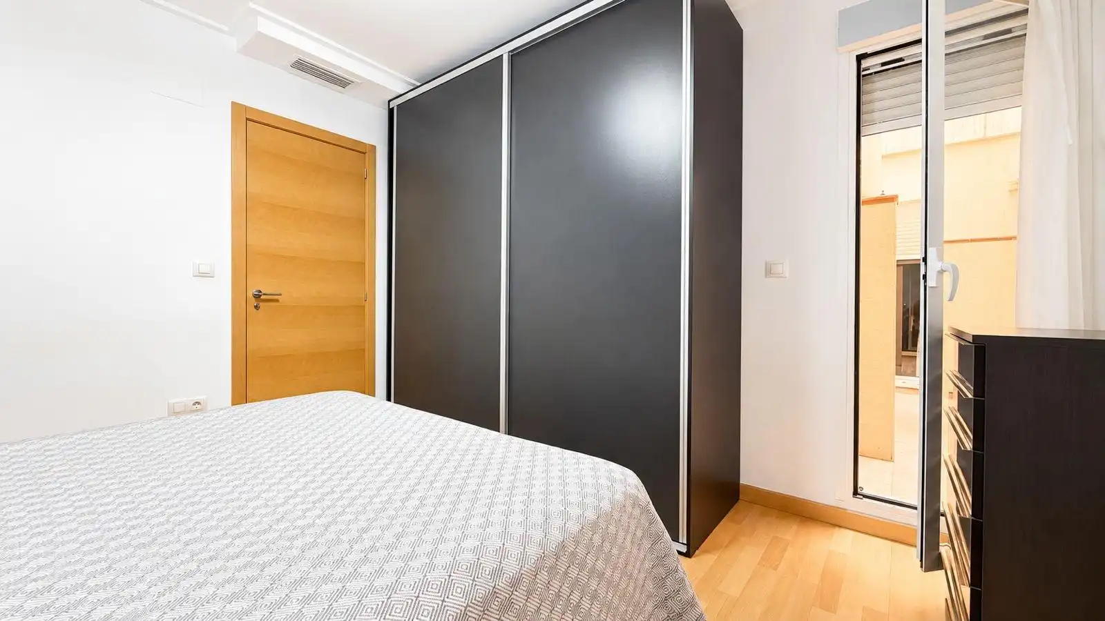 Bedroom of Flat for sale in Elche / Elx  with Air Conditioner, Parquet flooring and Furnished