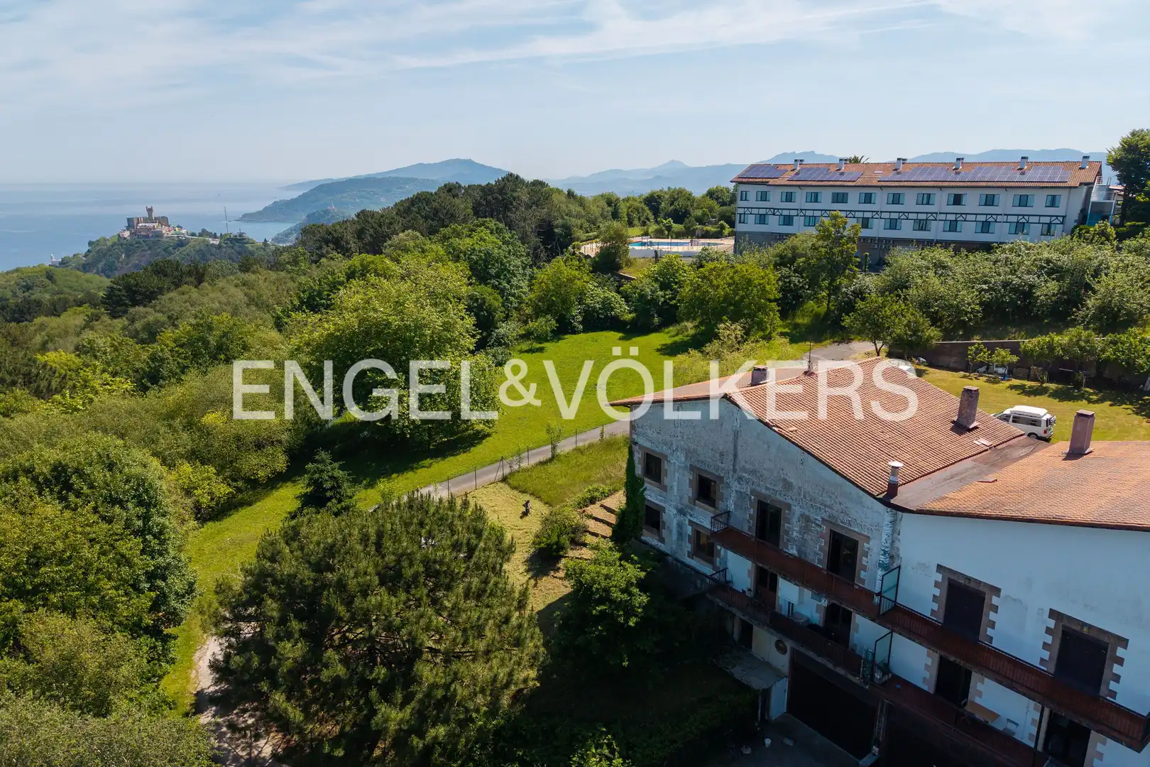 Casa adosada en venda en Donostia - San Sebastián  amb Calefacció, Jardí privat i Terrassa
