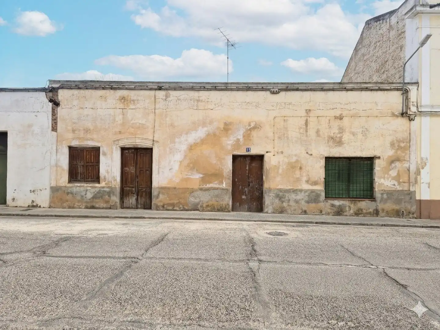 Außenansicht von Einfamilien-Reihenhaus zum Verkauf in Puebla de la Calzada