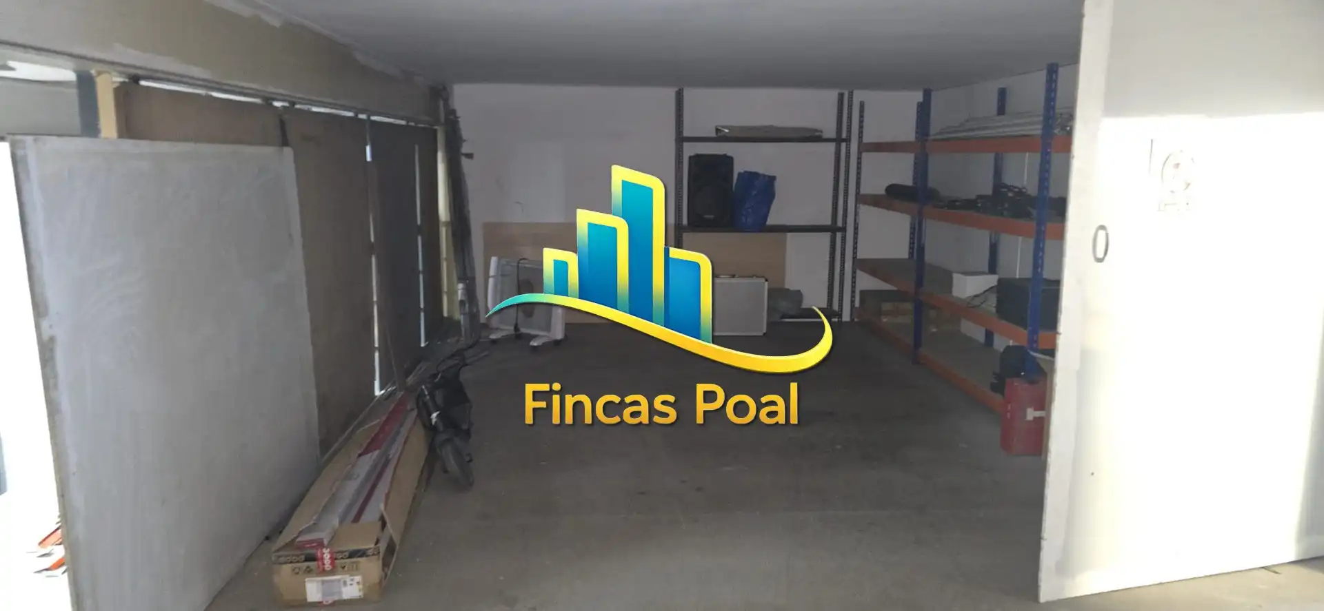 Piscina de Nave industrial en venta en Rubí