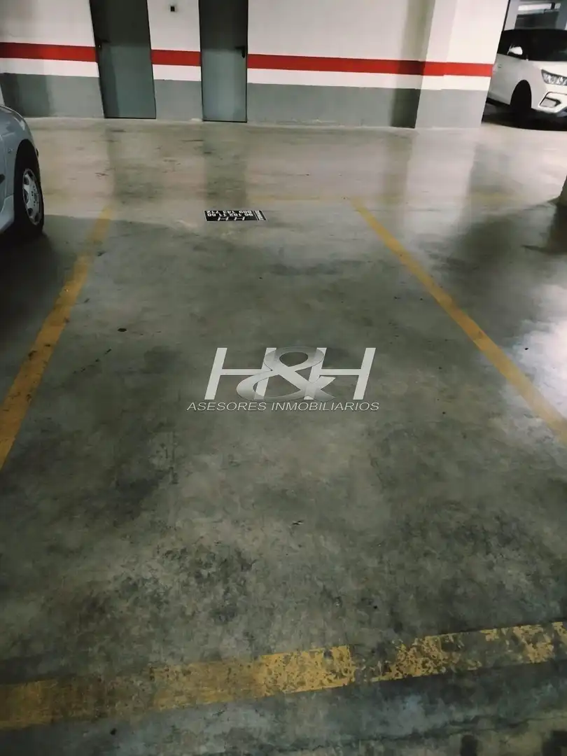 Parking of Garage for rent in Paterna